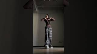 Download Lagu Tyla - CHANEL REMIX | Dance cover #akainote MP3