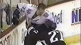 Steve Konowalchuk vs Michael Peca