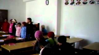 Copiii de la Schinoasa, scoala medie Tibirica ( aprilie 2010 )