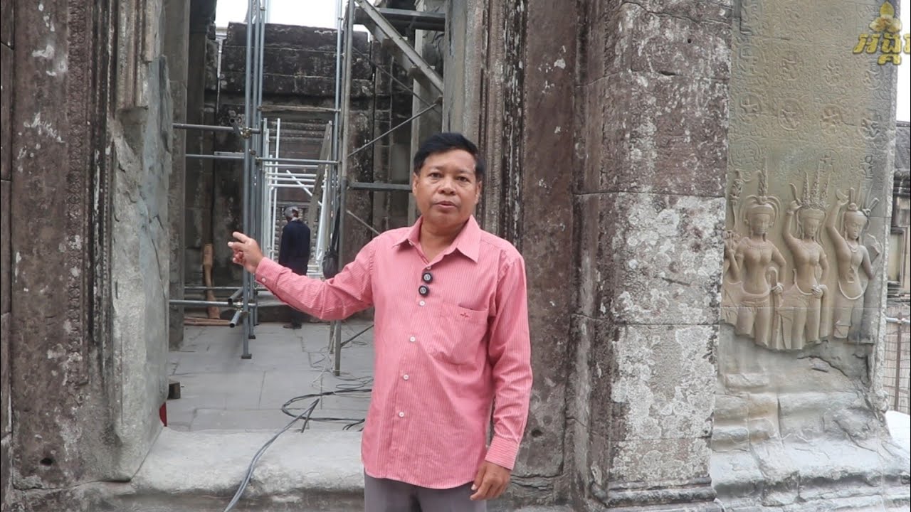 អ្នកជំនាញព្យាបាលថ្មពុកផុយនៅបណ្ណាល័យខាងជើងជាន់ទី២ ប្រាសាទអង្គរវត្ត