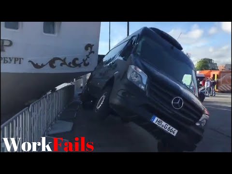 TOTAL IDIOTS AT WORK 2021