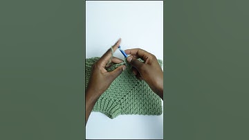 Easy crochet raglan sweater | moss stitch sweater