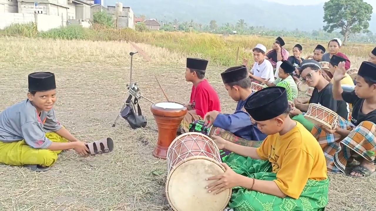 Ikut Latihan Marawis Bersama Anak Santri