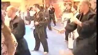 Cap 1 -  Técnicas Dan Bong - 1 - High block low strike