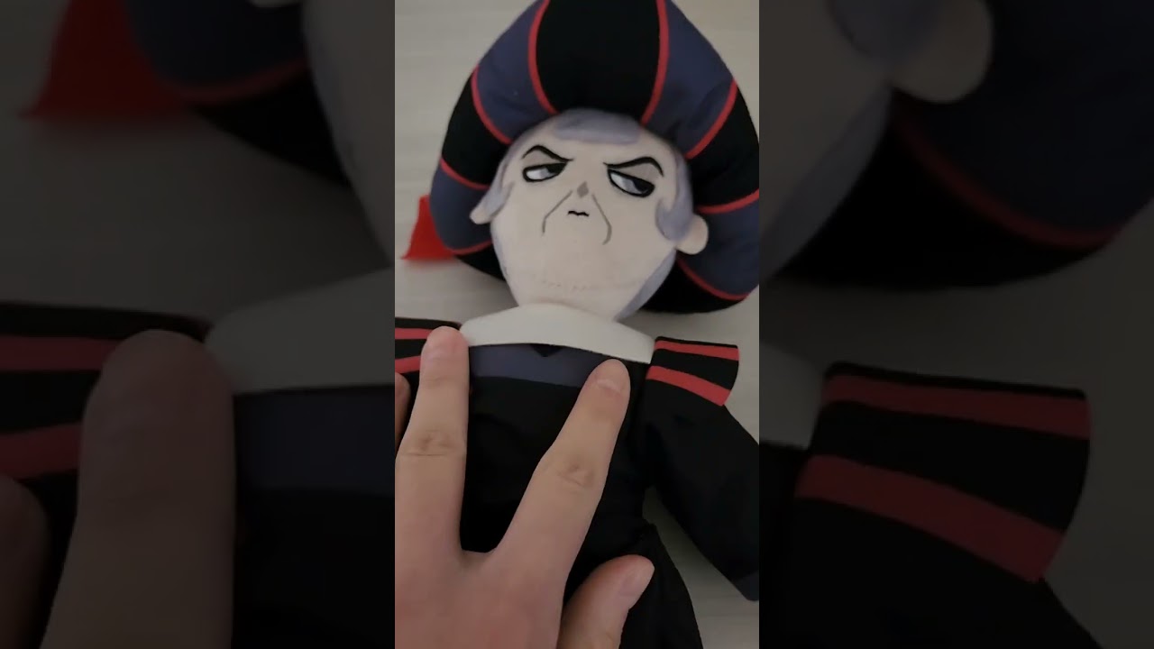 Disney Claude Frollo "Dolly Classica" Plush Review (Sega)
