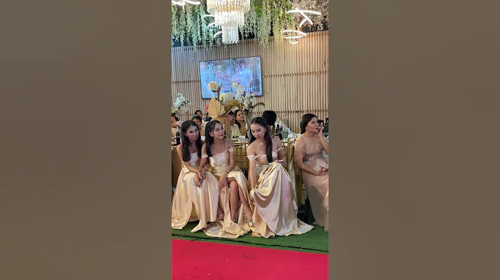 The bridesmaids are crying while listening to talks #bridesmaids #crying #wedding