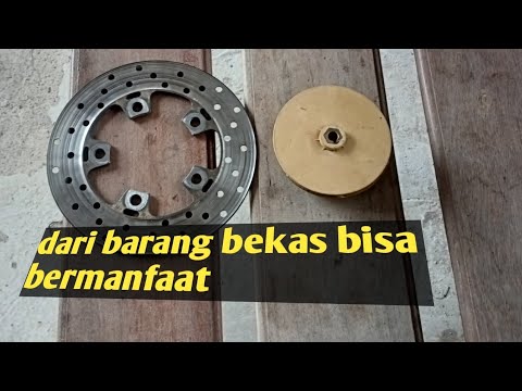 Jig Pembuat Pasak Kayu: Membuat pasak kayu berbagai ukuran menggunakan mata pisau gergaji jig.