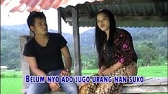 LAGU DAERAH JAMBI - IPUNG & KASMIYANTI - PECAH PERIUK HILANG MUNSANAK â™ªâ™ª APH  â™ªâ™ª  - Durasi: 7:04. 