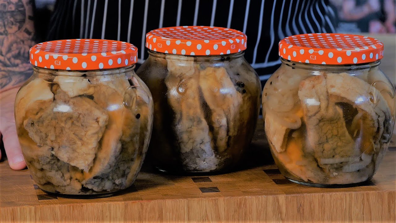 Karp w zalewie octowej  jest niezastąpiony na świątecznym stole / Oddaszfartucha