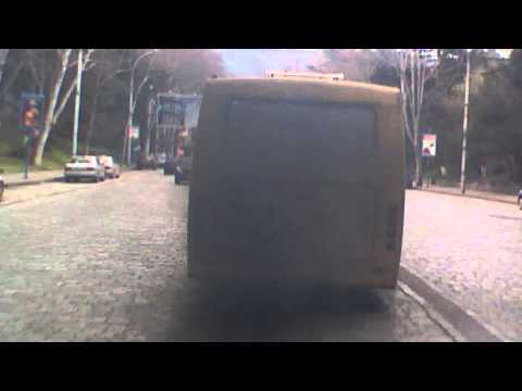 შავი ავტობუსი თბილისის ქუჩებში