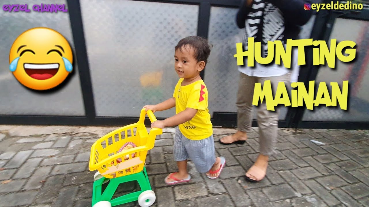  Anak  Lucu Berburu Banyak Mainan  Di  Halaman  Rumah YouTube