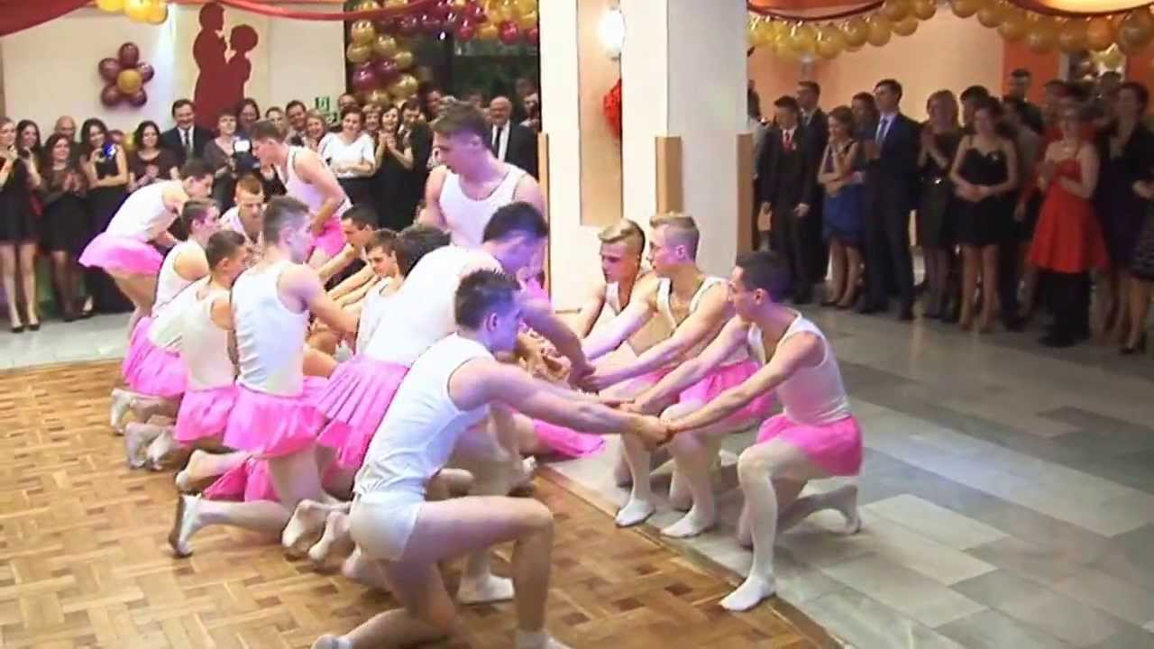 jezioro łabędzie show IV LO C.K. Norwid Ostrowiec Św.