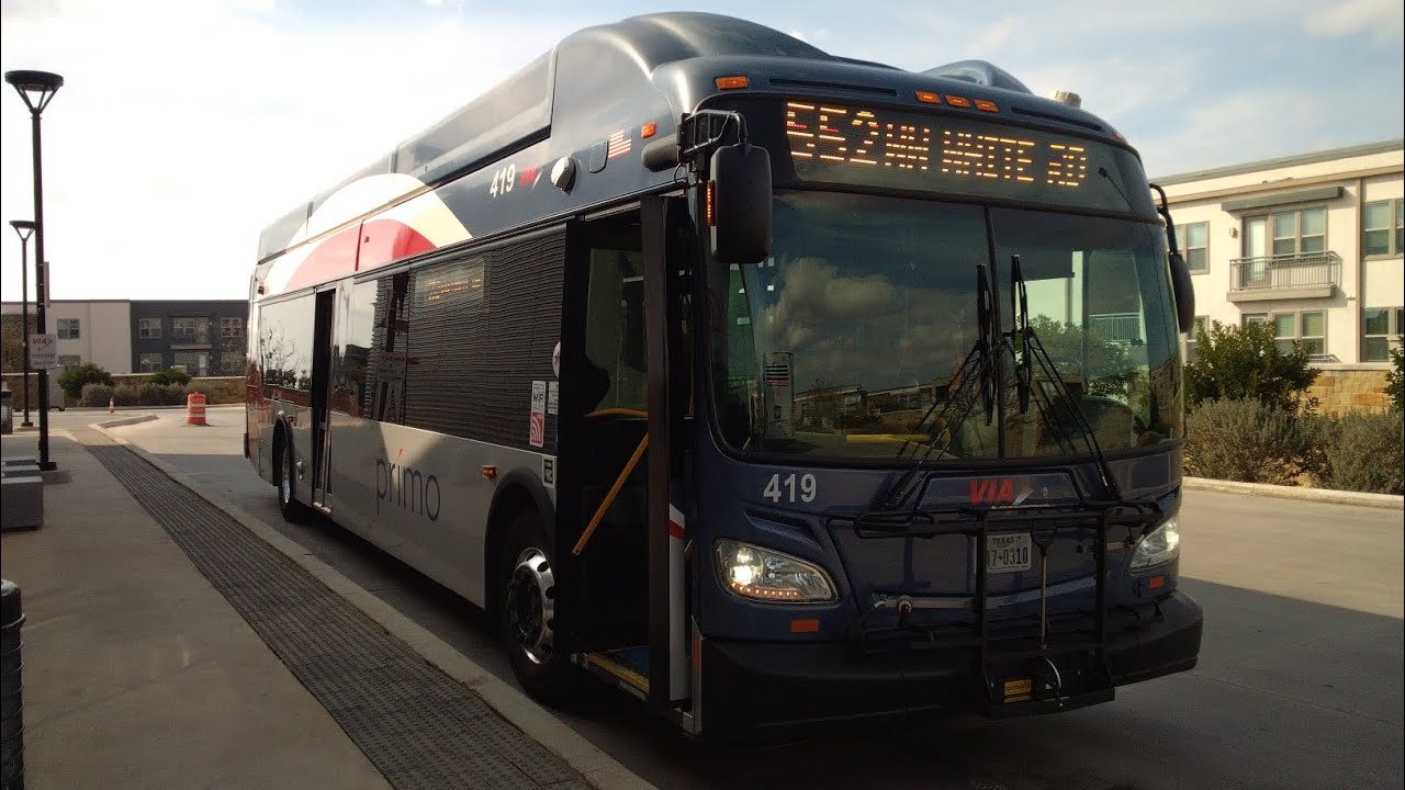 HEY GANG!! (SUPER RARE CATCH) VIA bus New Flyer XN40 unit #419 on (Route 552) 