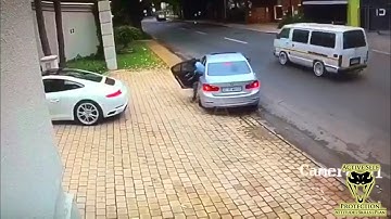 Carjacking Victim Sacrifices his Porsche to Escape | Active Self Protection
