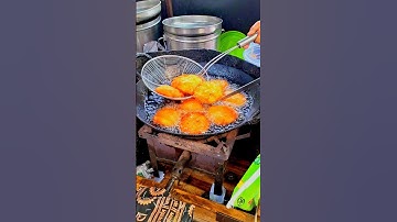 BEST FRIED IDALI IN VARANASI ||MINI VLOG-127 || #shorts #streetfood #vlog #banaras #vlogger #foodie