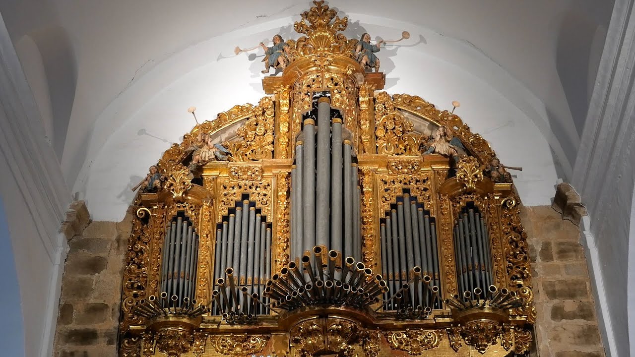 El impresionante órgano barroco de la iglesia de San Miguel Arcángel luce ya con todo su esplendor