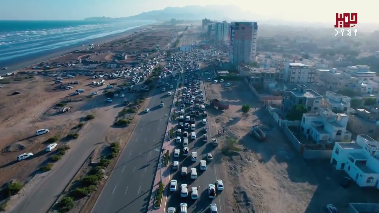 توثيق جوي لموكب أبناء محافظة الضالع الذي وصل إلى ساحة الاعتصام في عدن للمطالبة بإعلان دولة الجنوب