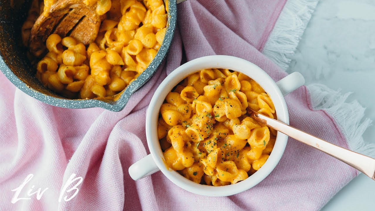 One-Pot Vegan Pumpkin Mac & Cheese | Liv B