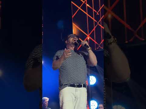 O Coronel soltando a voz na @InevitávelAFesta ontem em São Luiz-MA! 🎤😍