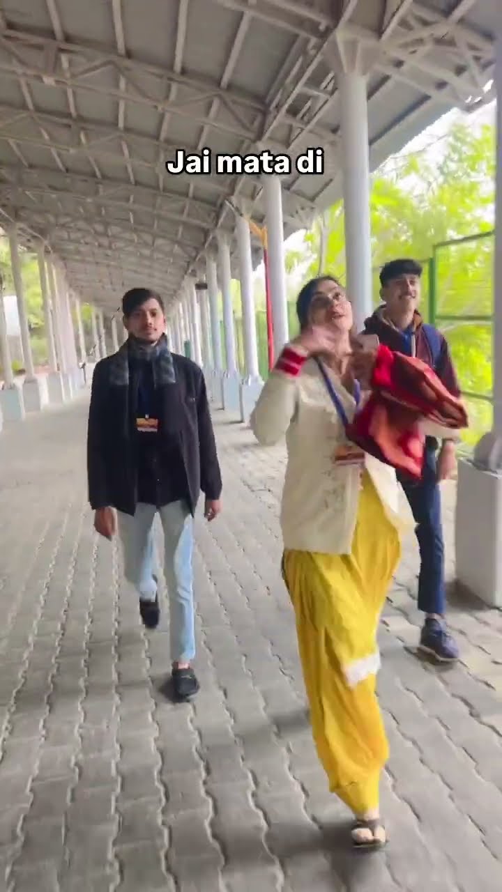 जय माता वेष्णो देवी की जय वि#shorts #meenu #trending #ytshorts