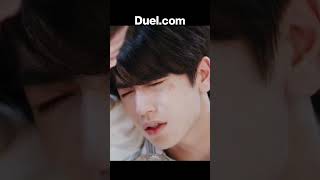 He got hurt protecting her.#cdrama #overdo