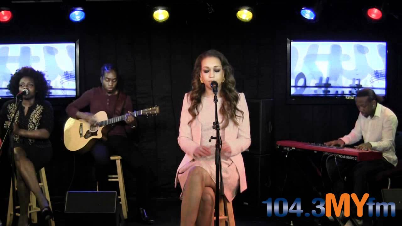 Rebecca Ferguson-Nothing's Real But Love LIVE on the MYstage