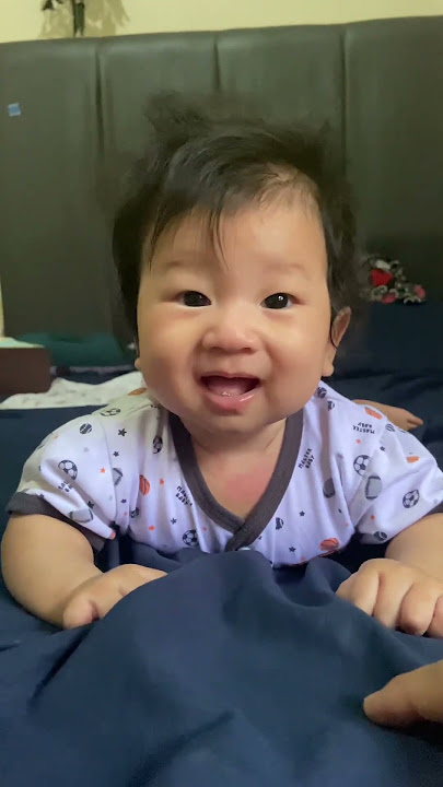 Arunika sudah bisa tengkurap sendiri usia 4 bulan