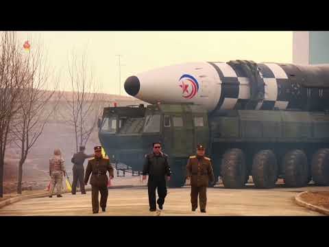 VIDEO Chủ tịch Kim Jong-un đã thị sát vụ thử tên lửa đạn đạo liên lục địa mới (ICBM) Hwasong-17