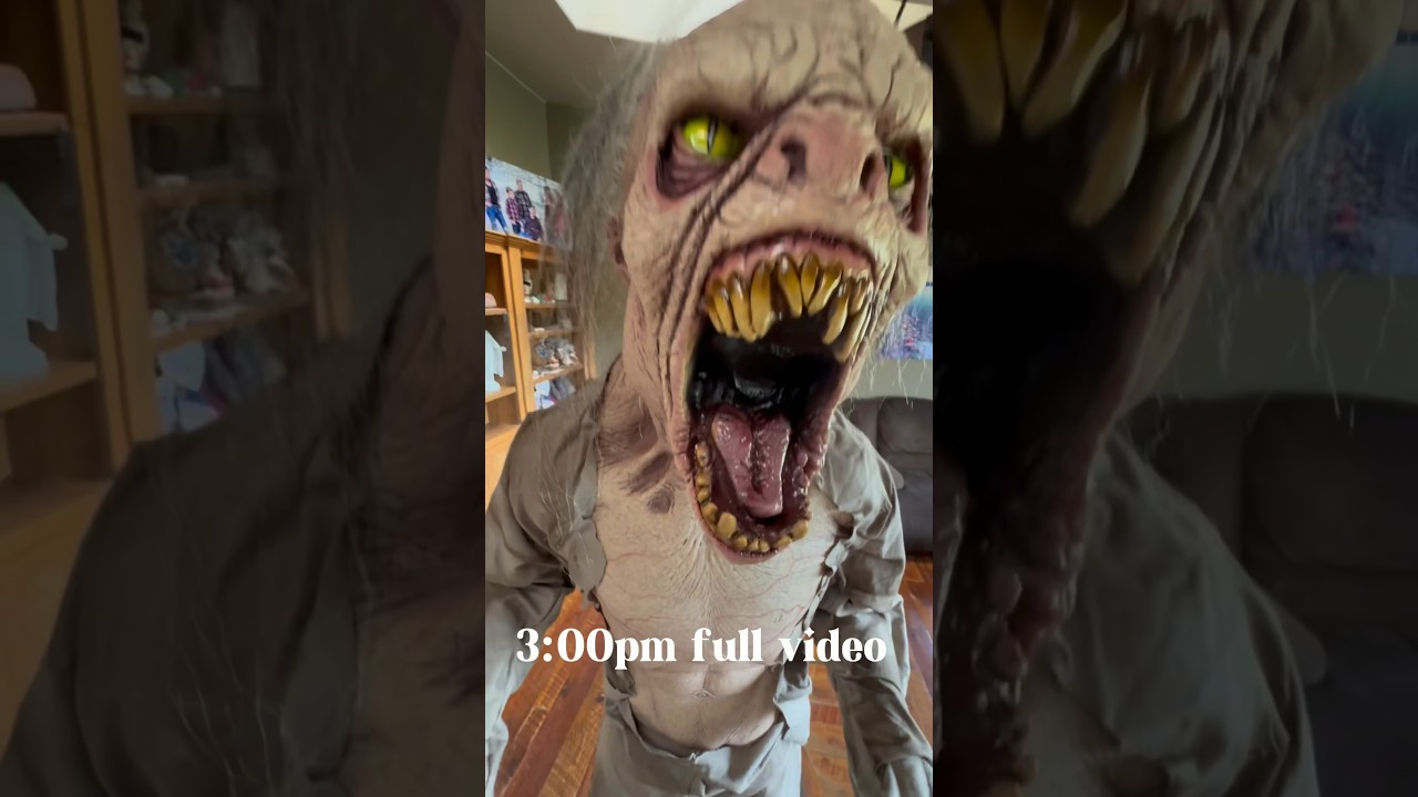 Are you guys ready for the mutant animatronic build!! #halloween #animatronics#spirithalloween ￼