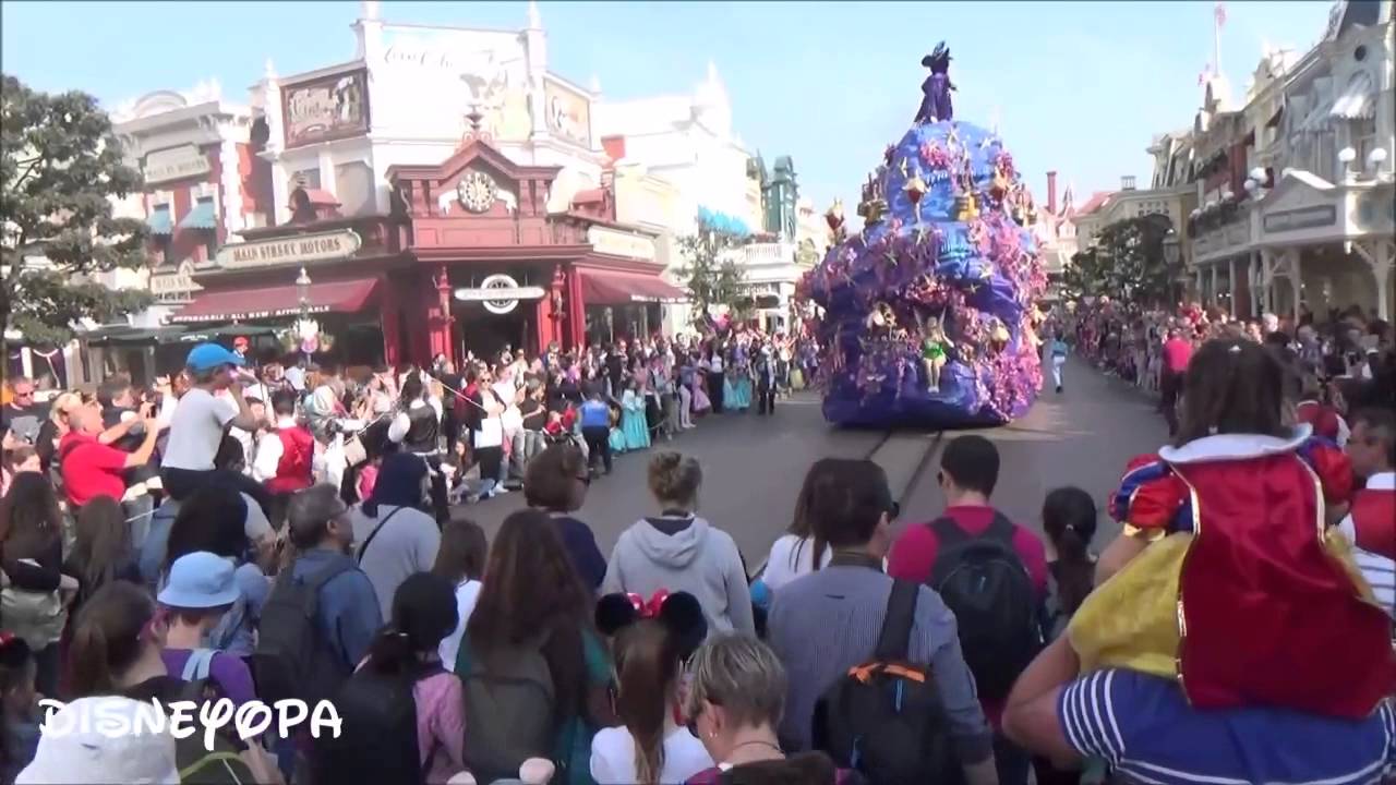 DisneyOpa - Disney Magic on Parade After Parade Walk Disneyland Resort Paris DLRP