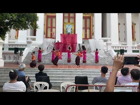 การแสดงสร้างสรรค์ชุด ผืนไท