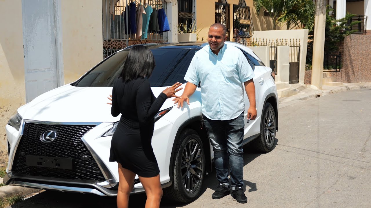 Lo que ella nunca imaginó era que ese mismo vehículo llevaría a otra mujer en secreto