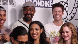 The Flash Cast At Sdcc What Did She Say??