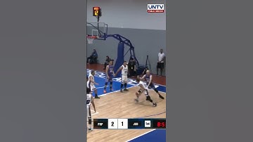 What a left-handed reverse layup! 👌