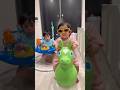 シュール過ぎる双子の船ダンスwwww