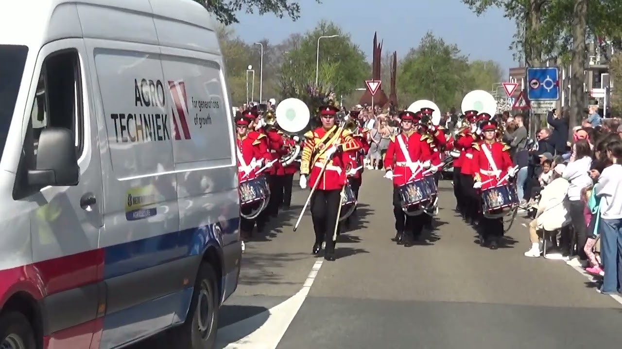 Muziekkorpsen Voorhout naar Sassenheim Bloemencorso Bollenstreek 2025