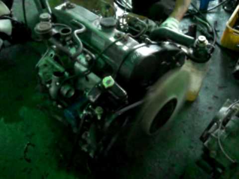 HYUNDAI H-1 D4BH ENGINE COLD START - YouTube