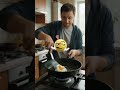 Когда решил пожарить яичницу 😂#shorts #юмор #смешно #готовка #прикол #черныйюмор #кулинария