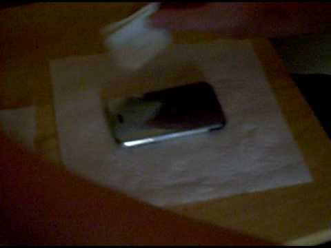 How to clean your iphone or ipod touch.