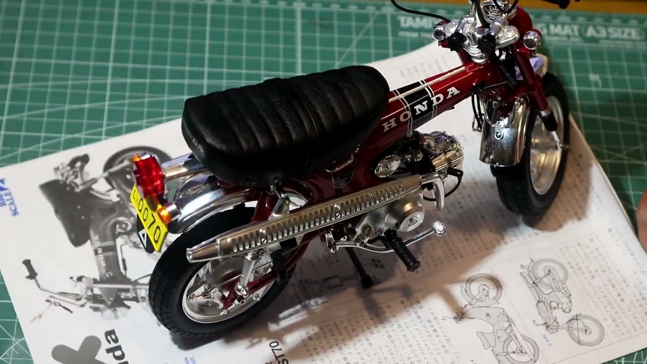 タミヤ 1/6 ダックス Honda ST70 完成！たいへん懐かしい原付2種黄色