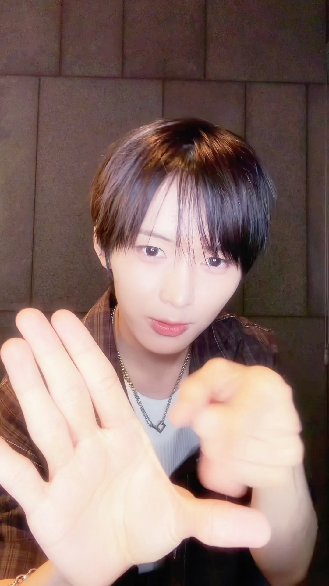 Confession #NouerA #누에라 #ヌエラ #LIN #린 - YouTube