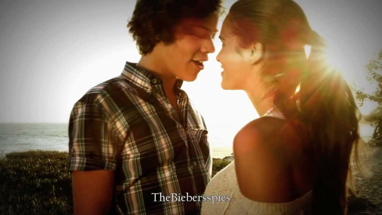 One Direction ft Titanic - What Makes Your Heart Go On (official music video)