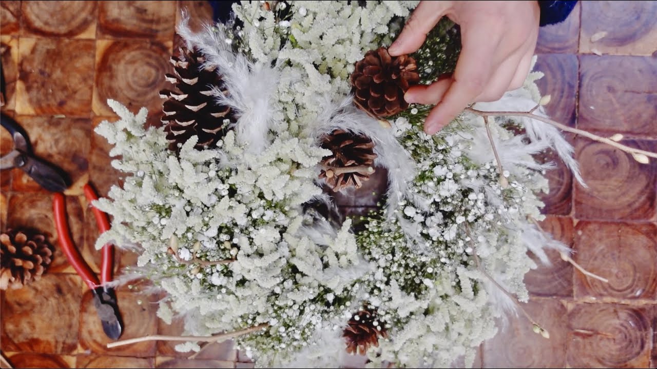 【雪をイメージしたホワイトリース】かすみ草×シルバーキャット×ススキ（漂白）l'atelier bois アトリエボア