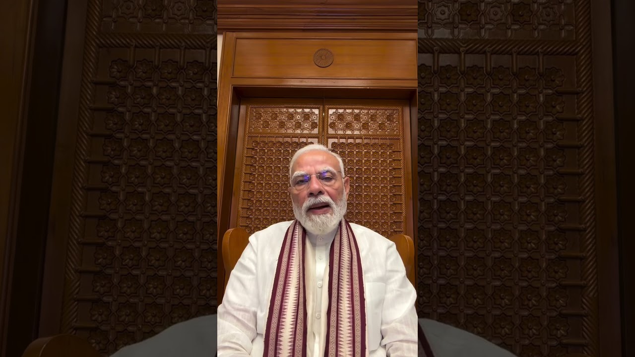 Thank you friend say prime minister Modi to youngsters who watched his yesterday#narendramodi#viral