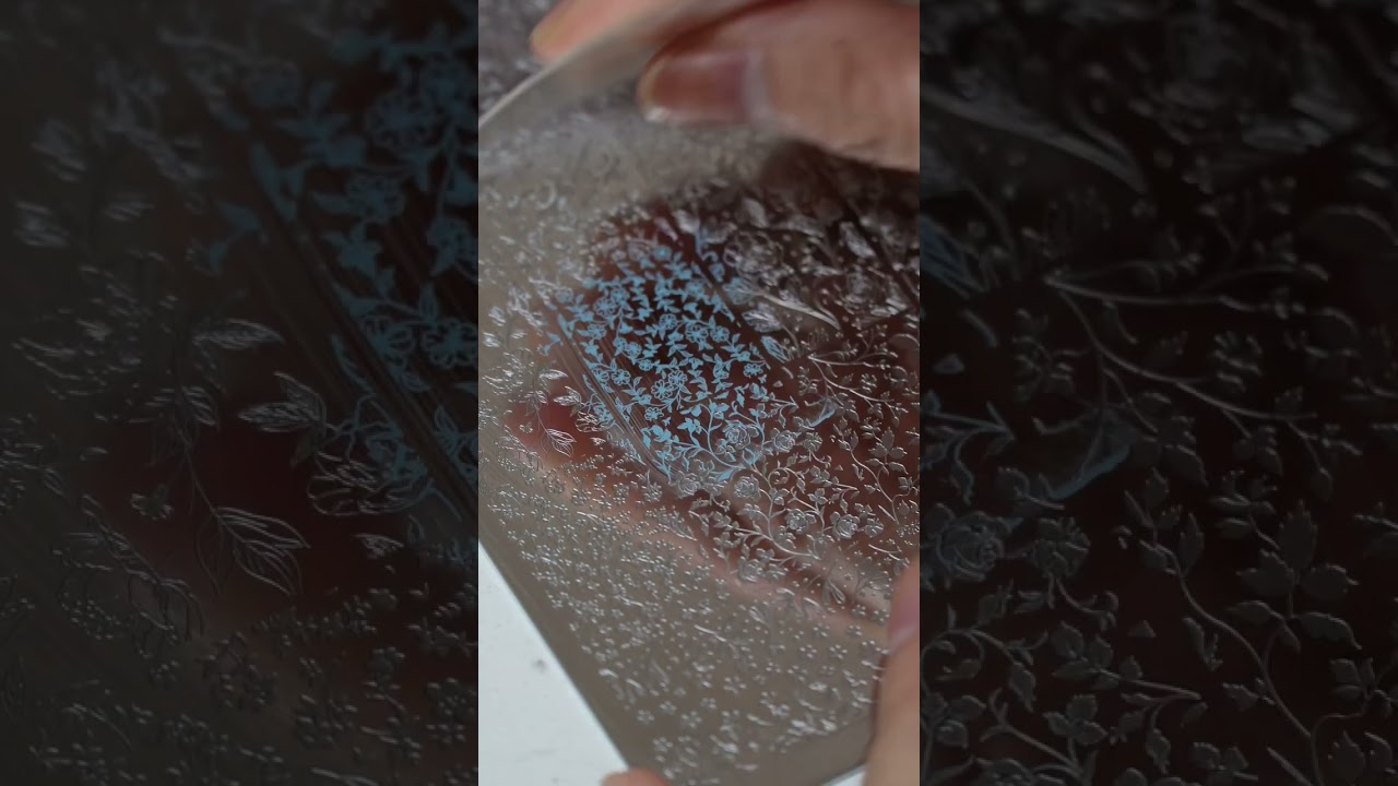 Bí mật khuôn in đắt đỏ Mr nail