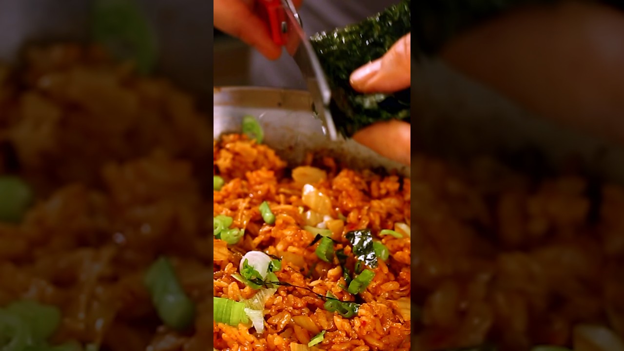 Let’s make super easy and delicious kimchi stir-fried rice! #cooking