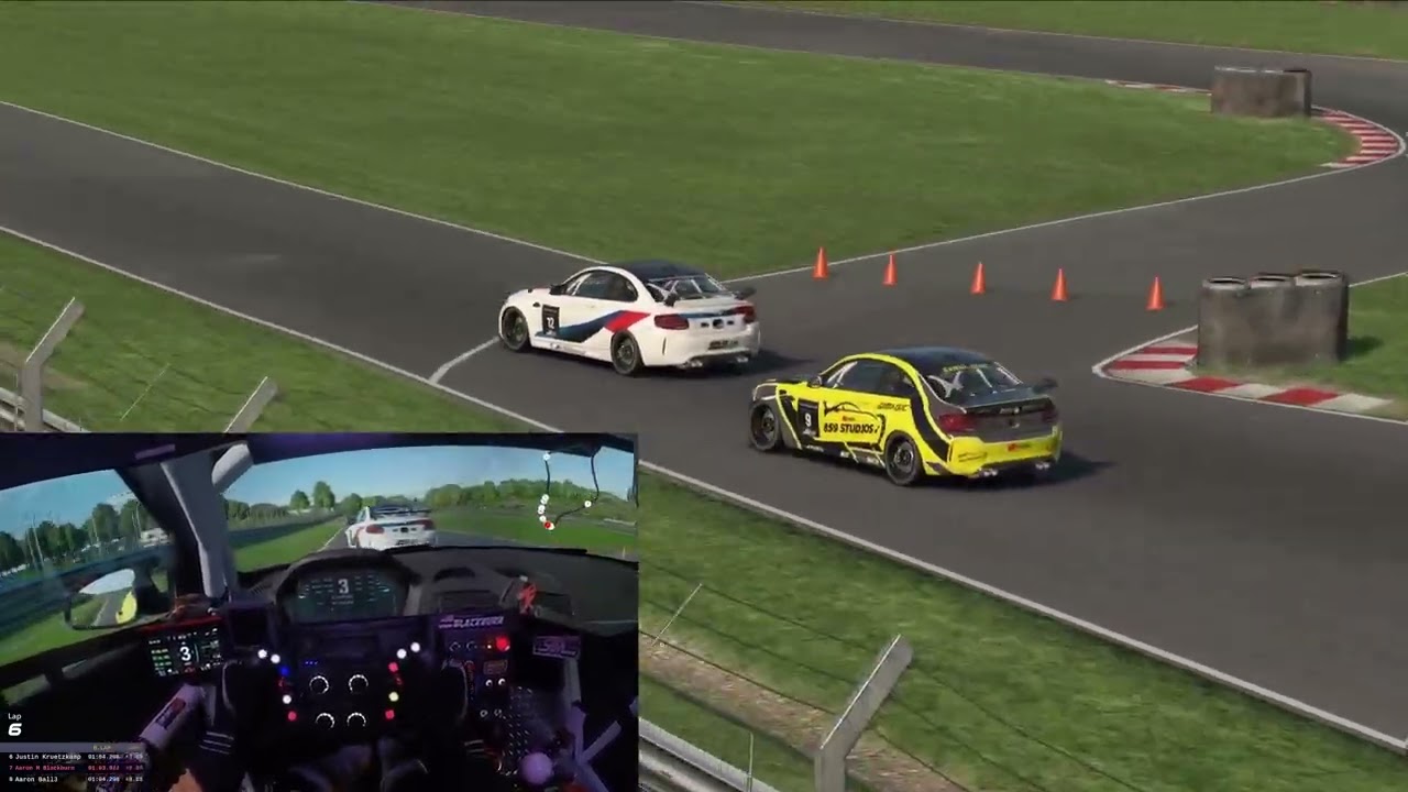 iRacing BMW M2 at Oulton 