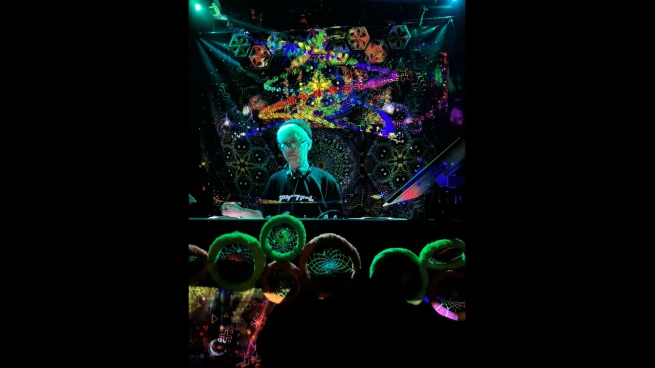 Man With No Name - Evolution ( Niko Silencio Minimal Edit)