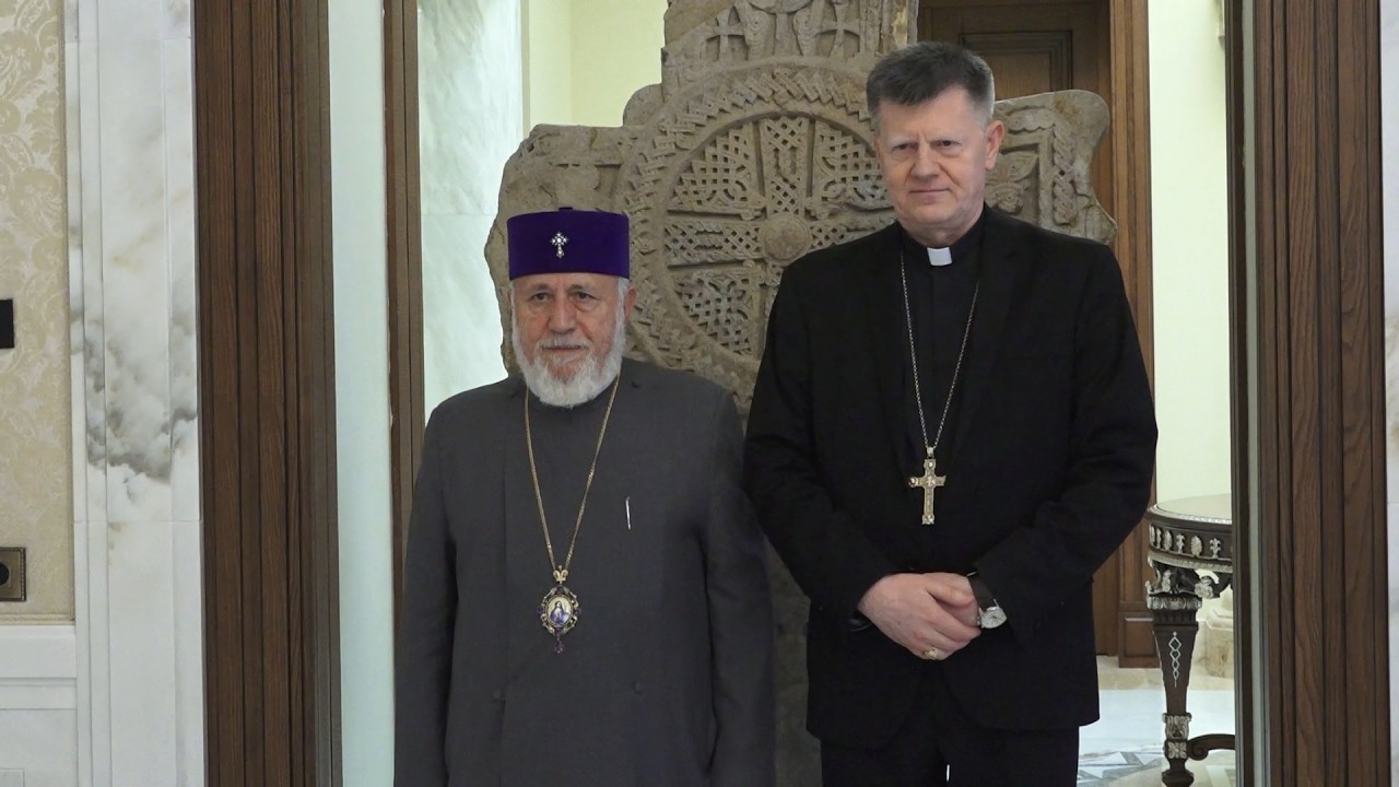 Ամենայն Հայոց Կաթողիկոսը Մայր Աթոռում ընդունել է Սուրբ Աթոռի առաքելական նվիրակին