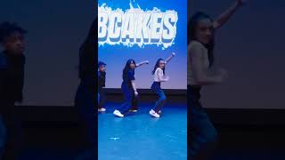 Cubcakes Lights The Floor Like A Bomb